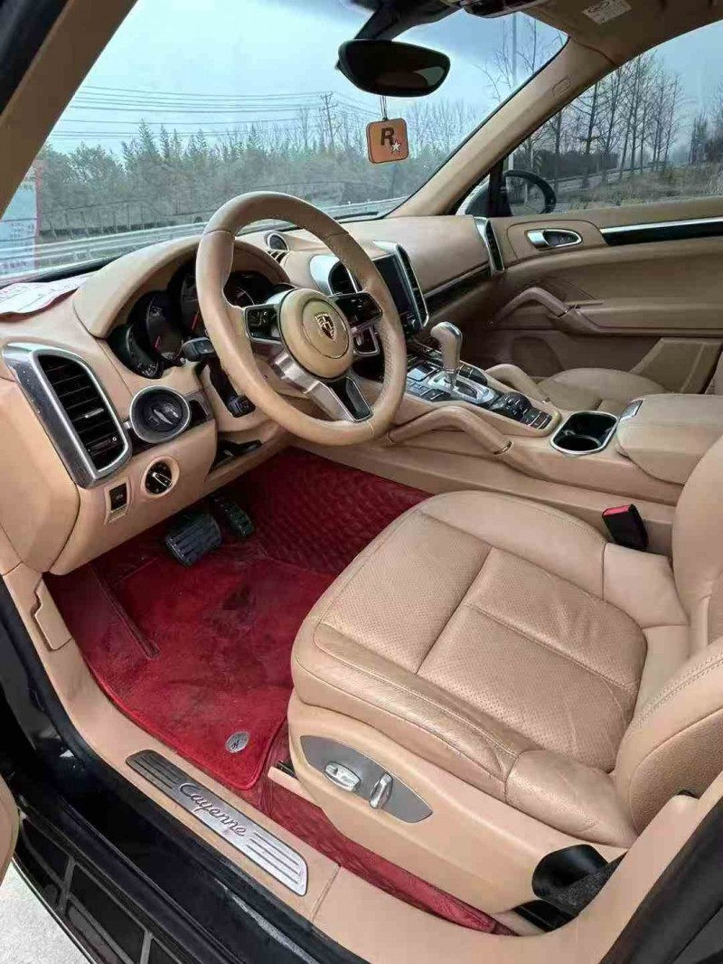 徐州17年保时捷卡宴4