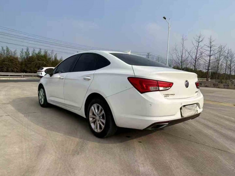 徐州18年別克威朗3