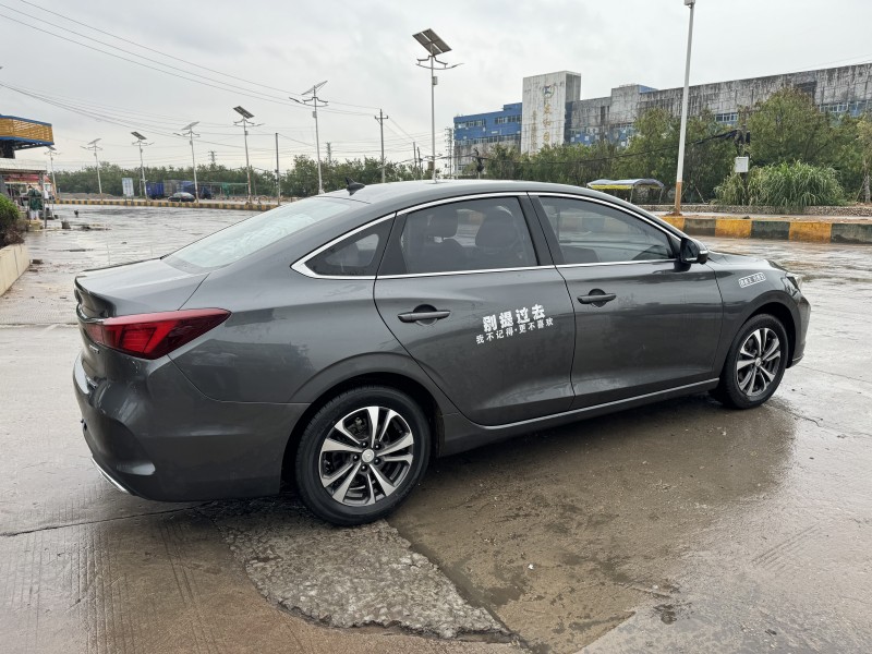 潮州21年長安汽車逸動8