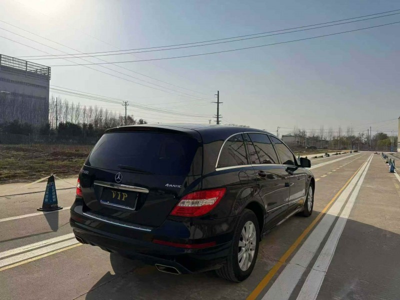 菏澤17年奔馳R8