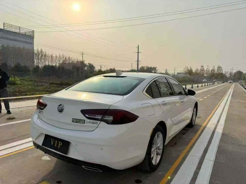 菏泽20年别克君威8