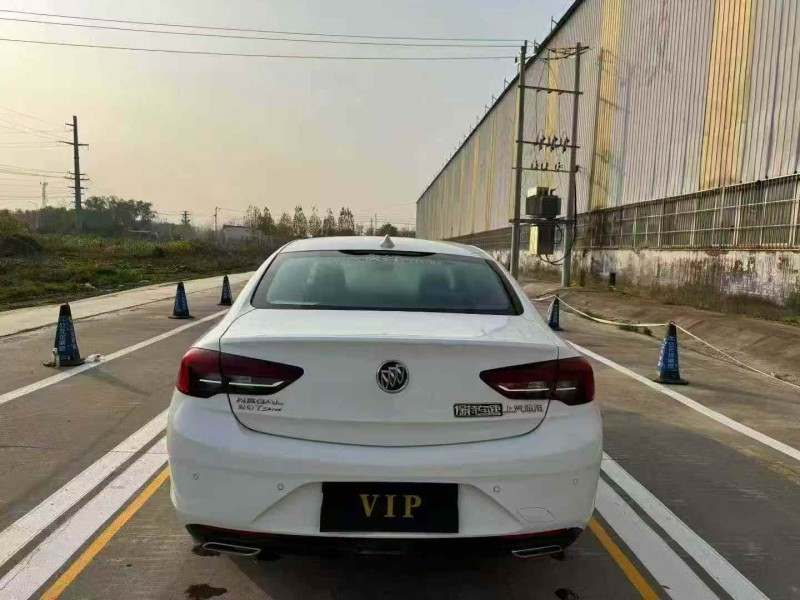 菏泽20年别克君威9