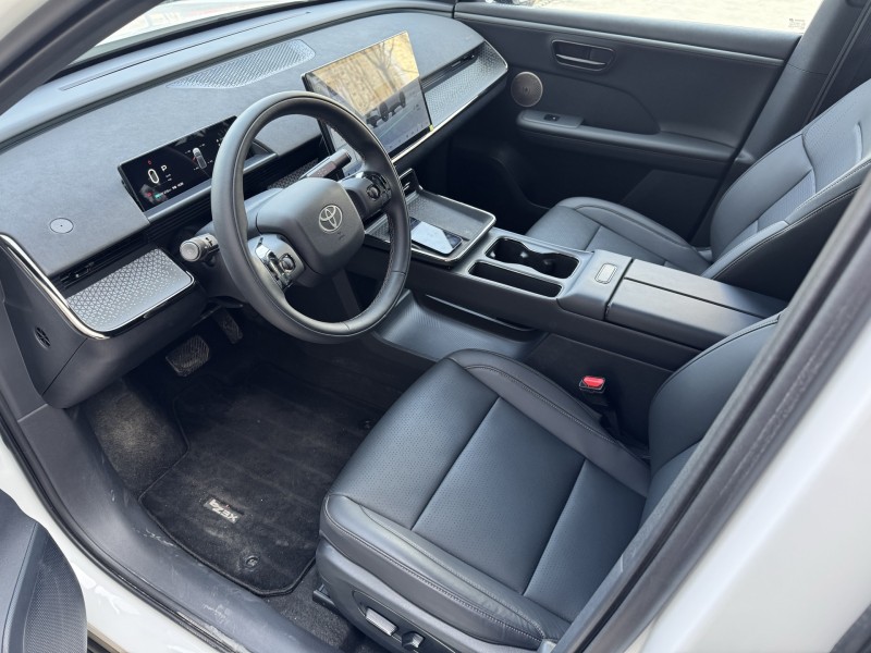 濟寧25年豐田鉑智5