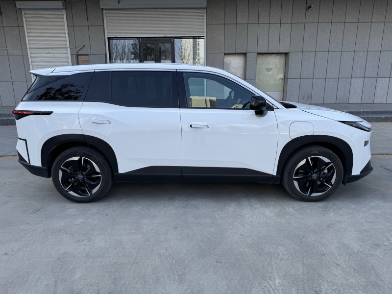 濟寧25年豐田鉑智7