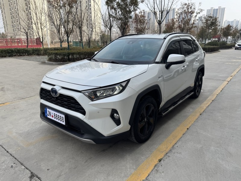 济宁22年丰田RAV4荣放2