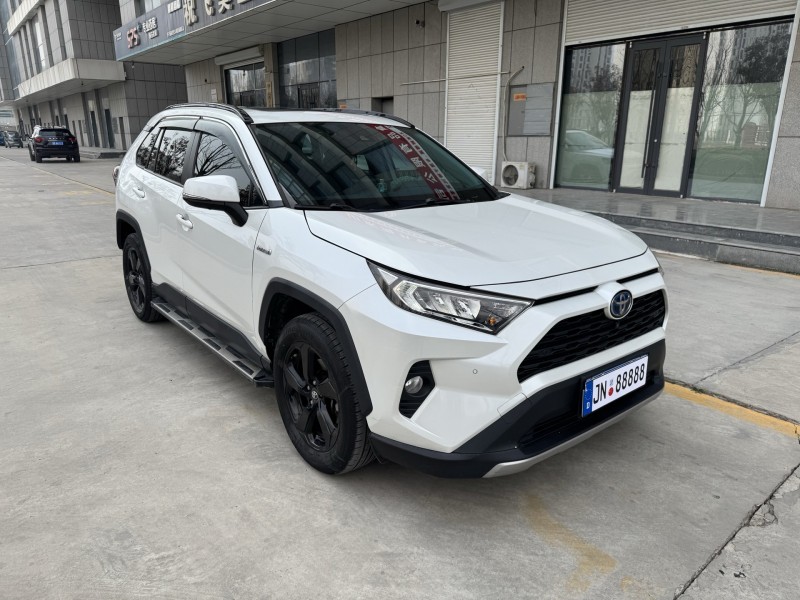 济宁22年丰田RAV4荣放3