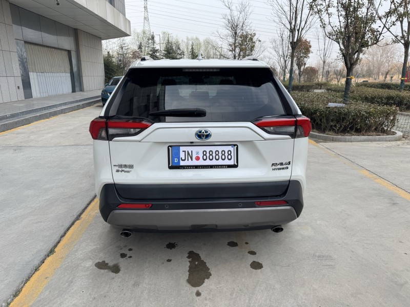 济宁22年丰田RAV4荣放9