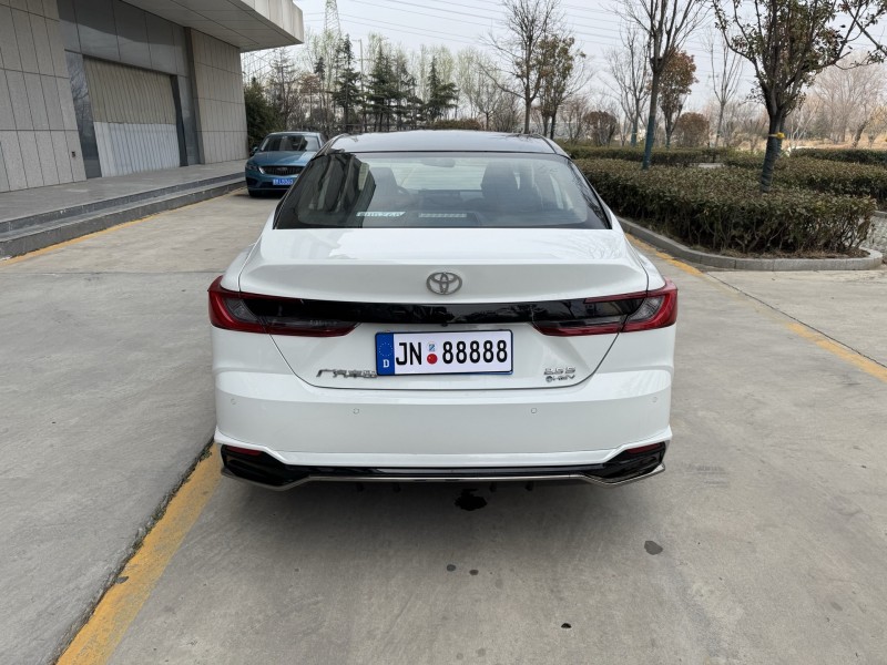 济宁24年丰田凯美瑞9