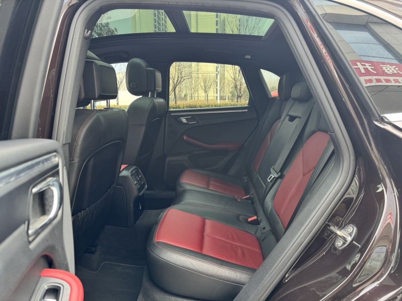 济宁17年保时捷Macan4