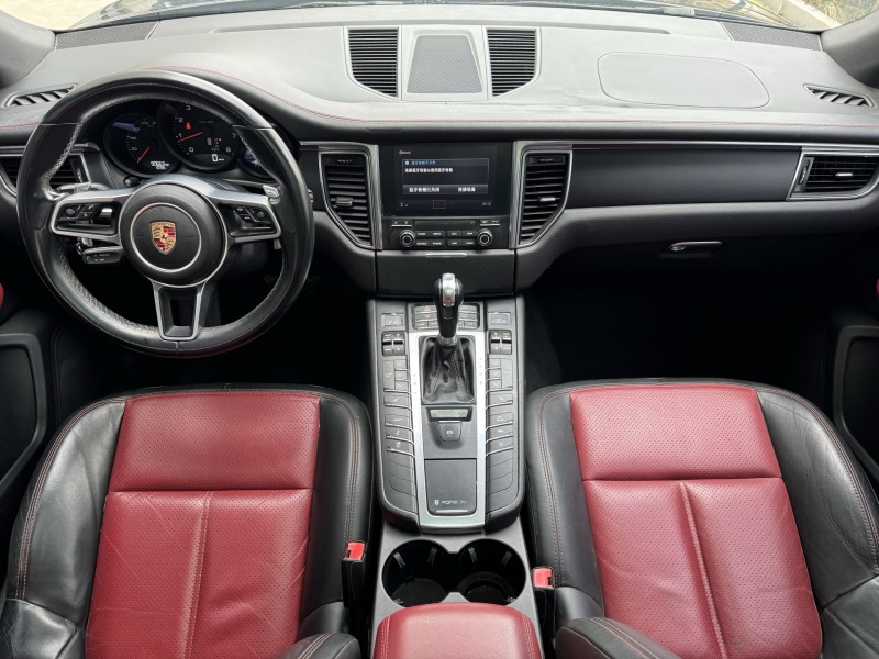 济宁17年保时捷Macan5
