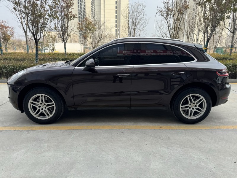 济宁17年保时捷Macan8