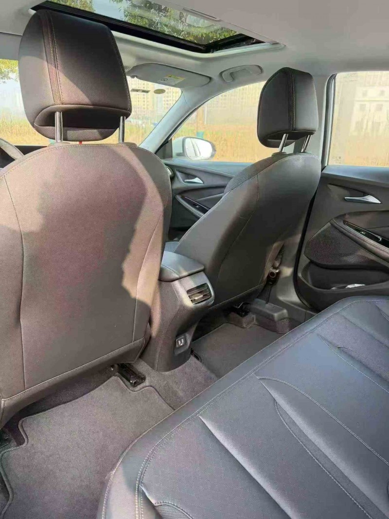 蚌埠25年别克威朗3