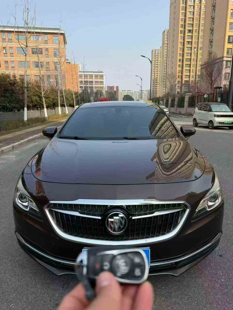 马鞍山16年别克君越1