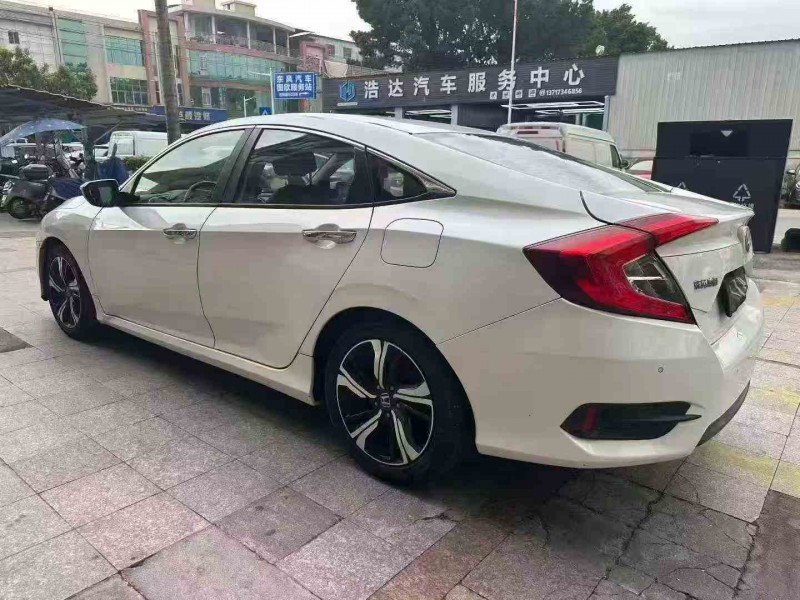 汕头17年本田思域7