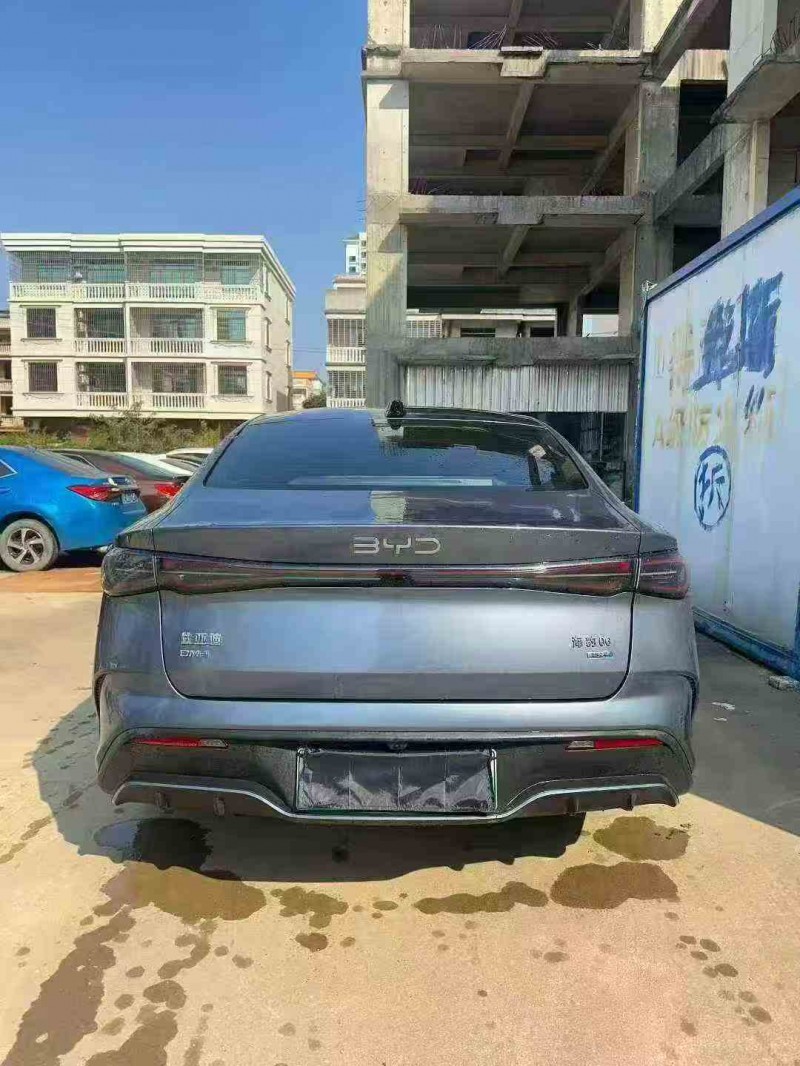 贵港25年比亚迪海豹8
