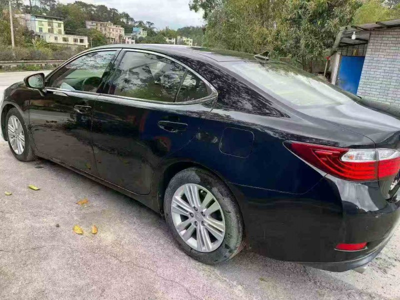 防城港14年雷克萨斯ES7