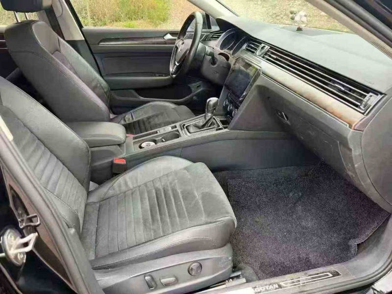 湛江18年大众迈腾4