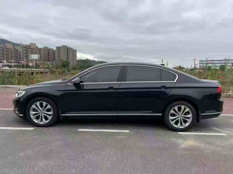 湛江18年大众迈腾8