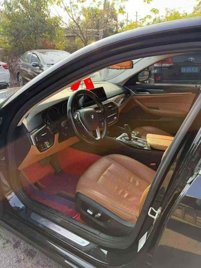 钦州18年宝马5系3