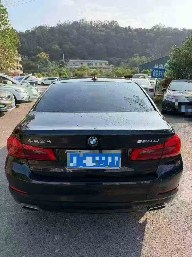 钦州18年宝马5系6