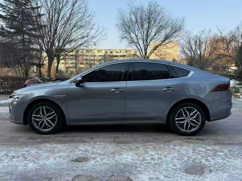 邢台23年比亚迪秦2