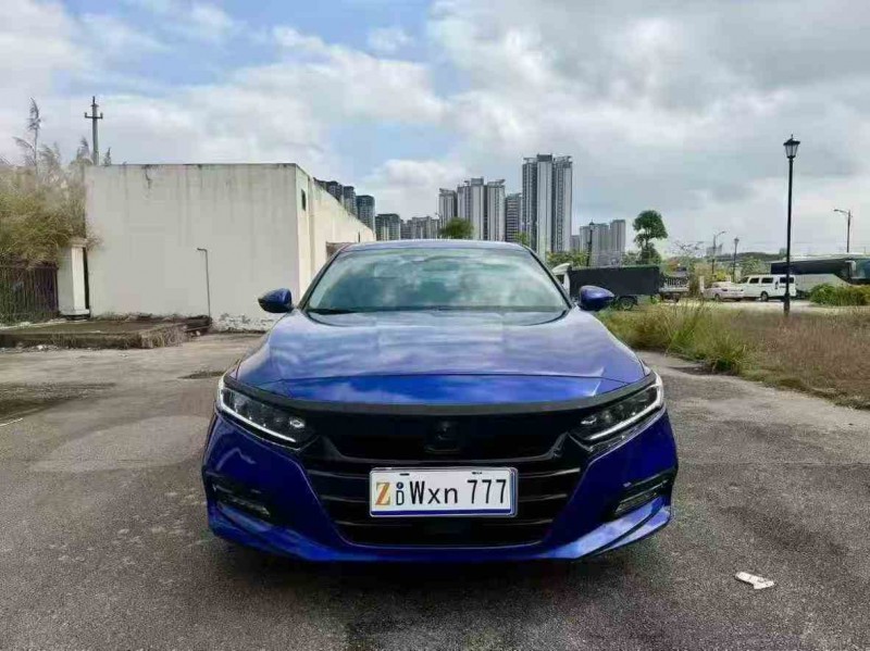 南宁18年本田雅阁1