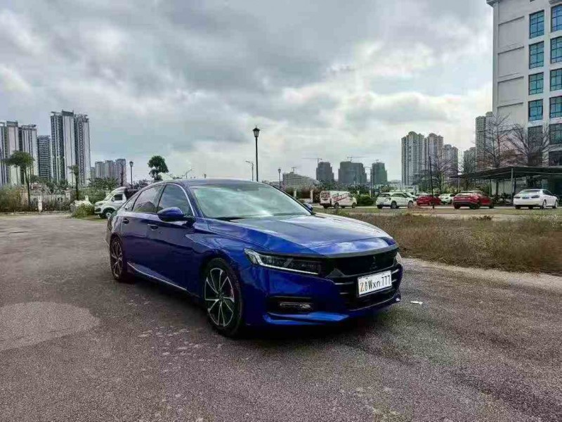 南宁18年本田雅阁3