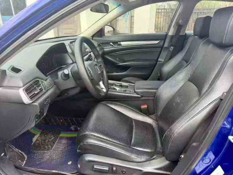 南宁18年本田雅阁4