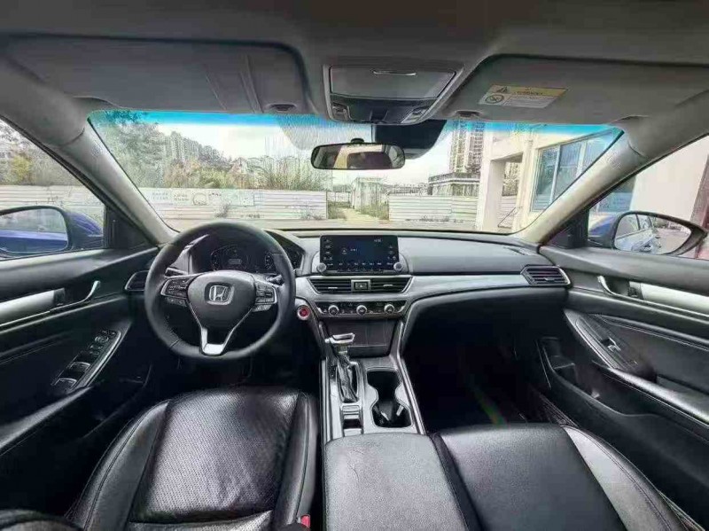 南宁18年本田雅阁5