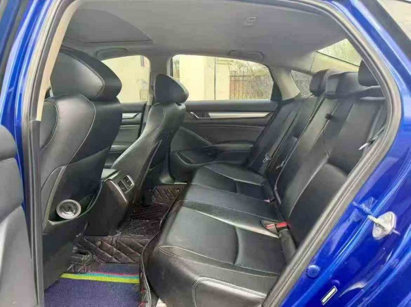 南宁18年本田雅阁6