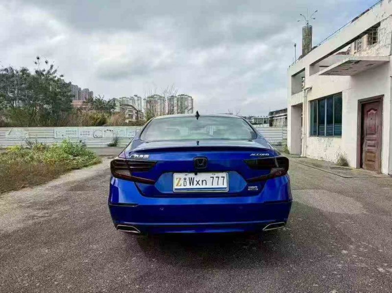 南宁18年本田雅阁9