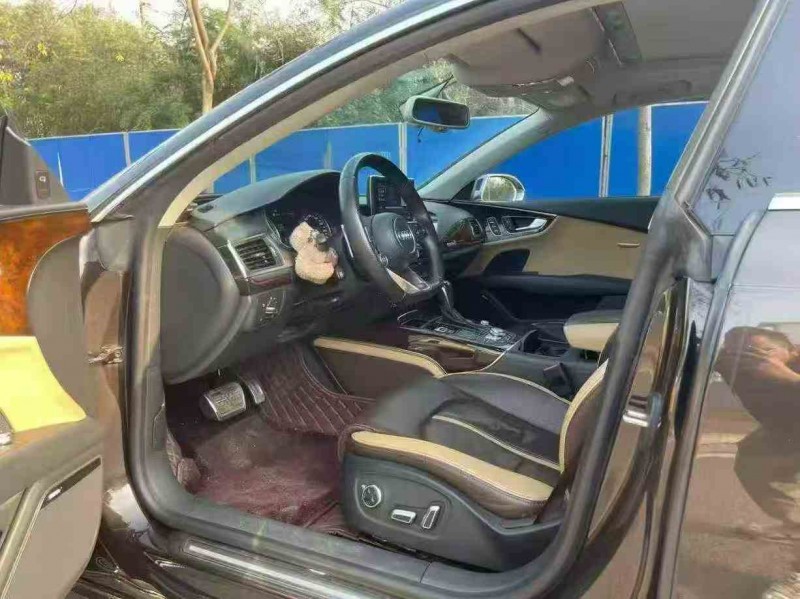 南寧16年奧迪A7L4