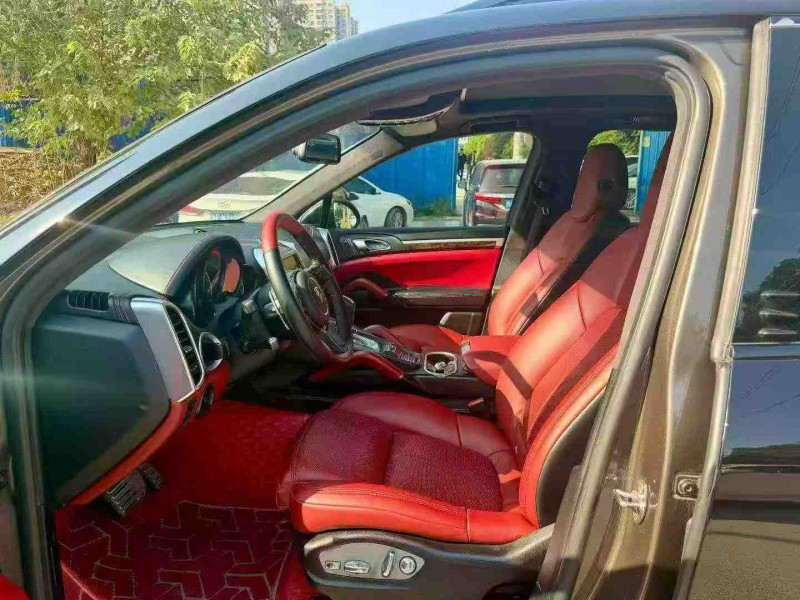 南宁13年保时捷卡宴4