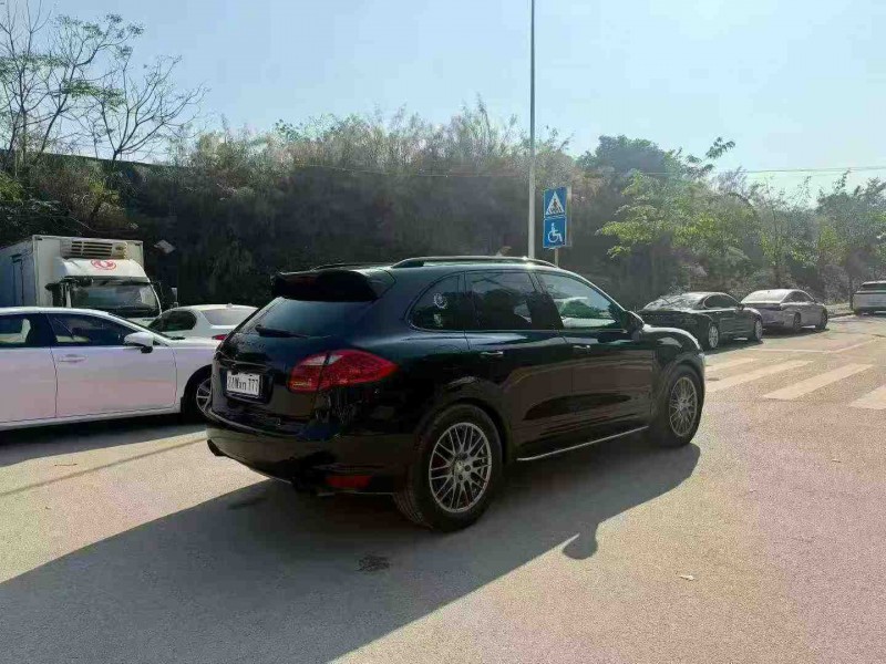 南宁13年保时捷卡宴7