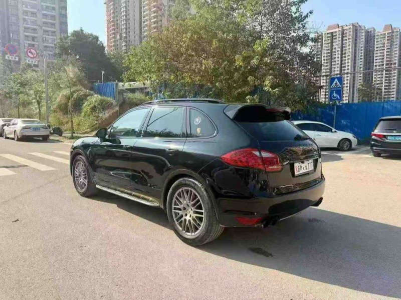 南宁13年保时捷卡宴8