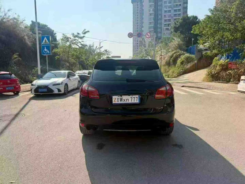 南宁13年保时捷卡宴9