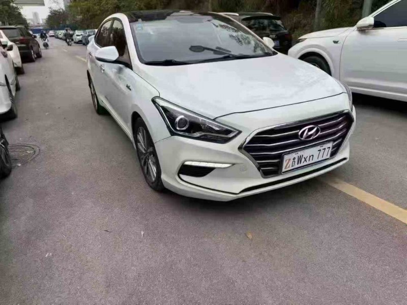 南宁19年现代名图2