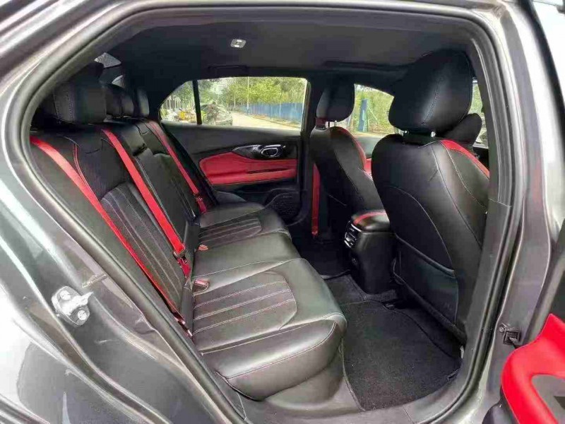 南宁22年传祺影豹6