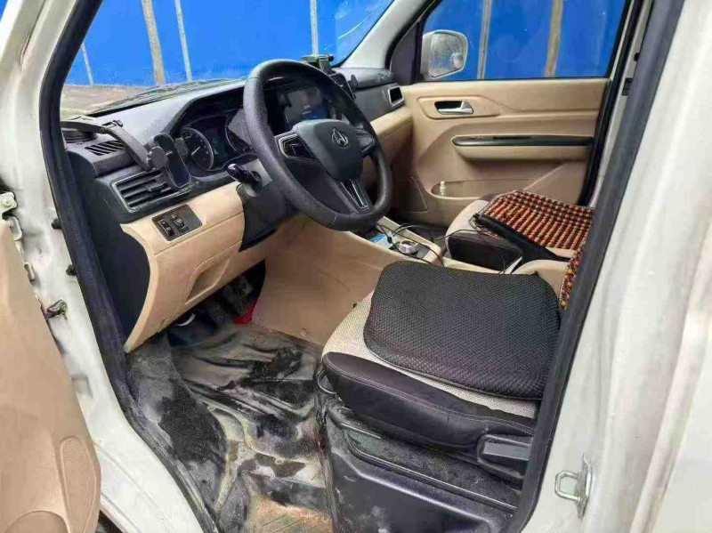 南宁23年长安汽车跨越星4