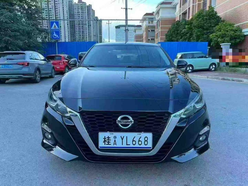 南宁22年日产天籁1