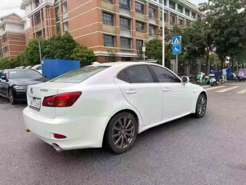 南宁07年雷克萨斯IS7