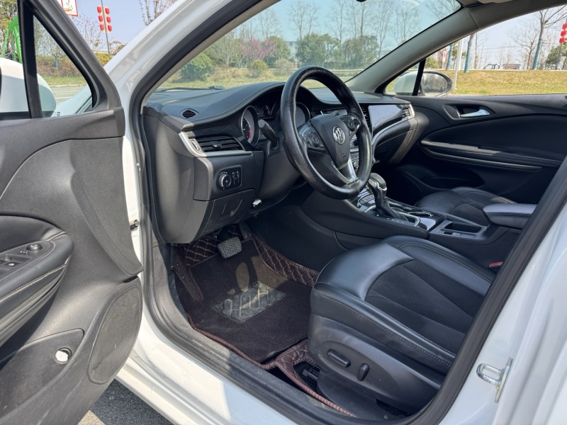 盐城16年别克威朗6