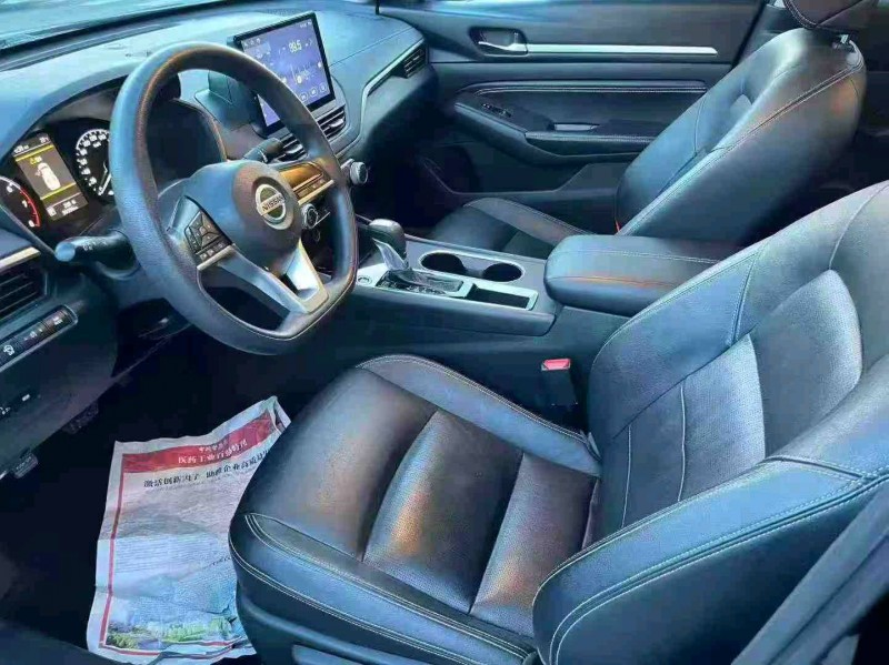 南宁22年日产天籁4