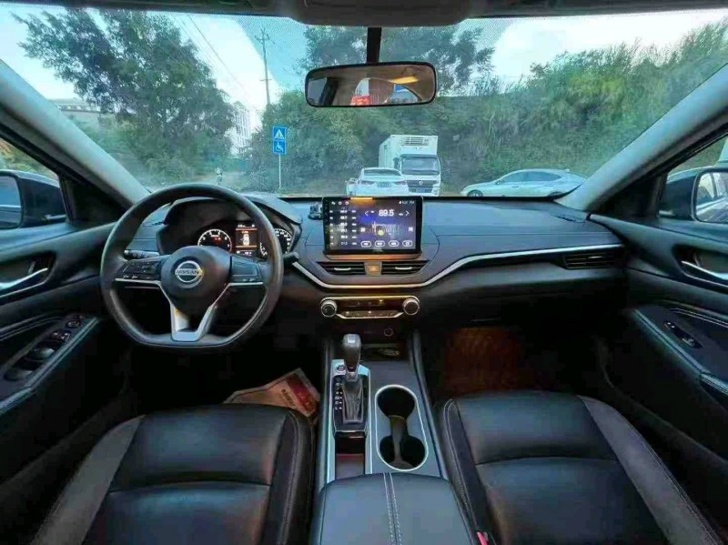 南宁22年日产天籁6