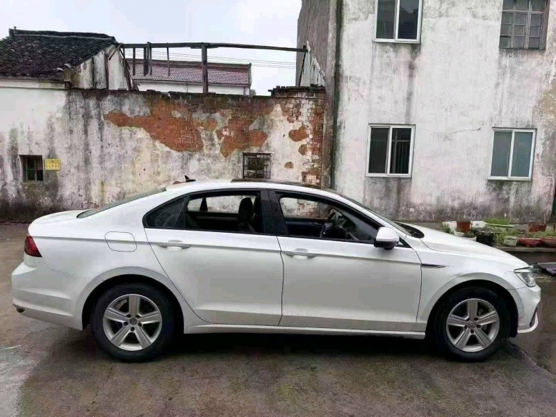 南通21年大眾凌渡8