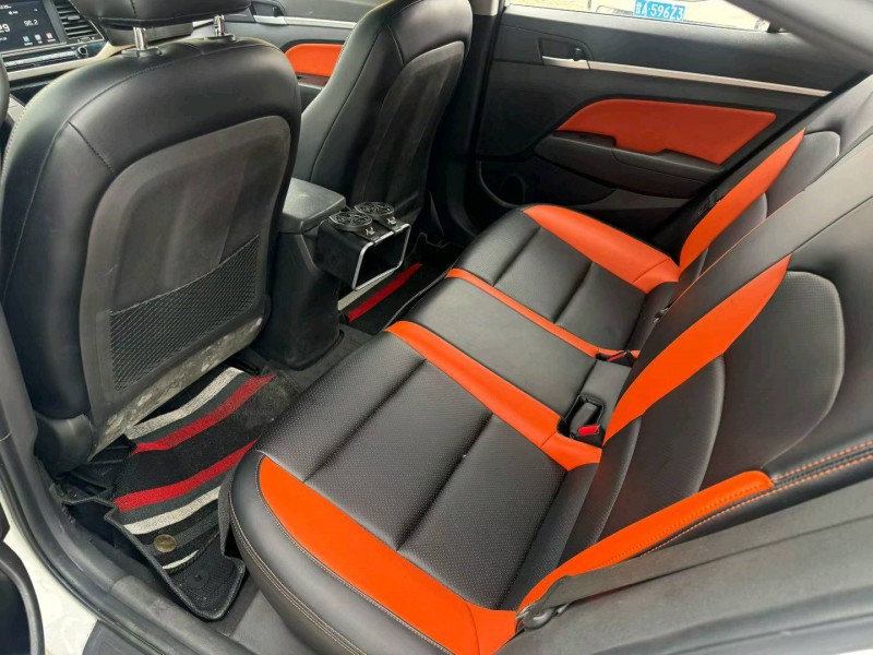 中山19年现代领动8