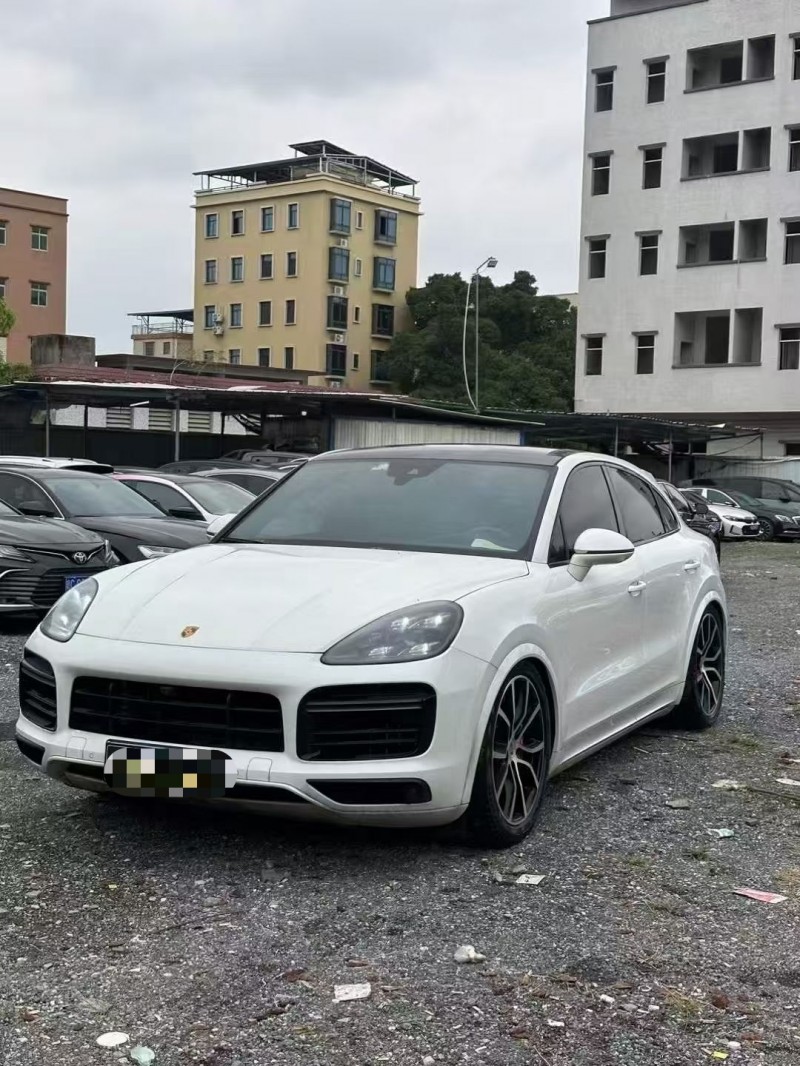 广州23年保时捷卡宴3