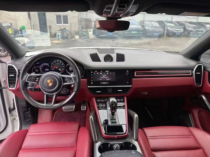 广州23年保时捷卡宴6