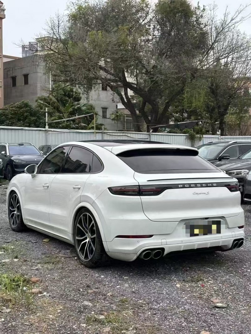 广州23年保时捷卡宴8