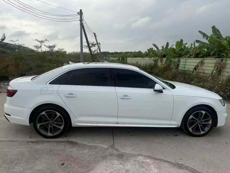 中山19年奥迪A4L3